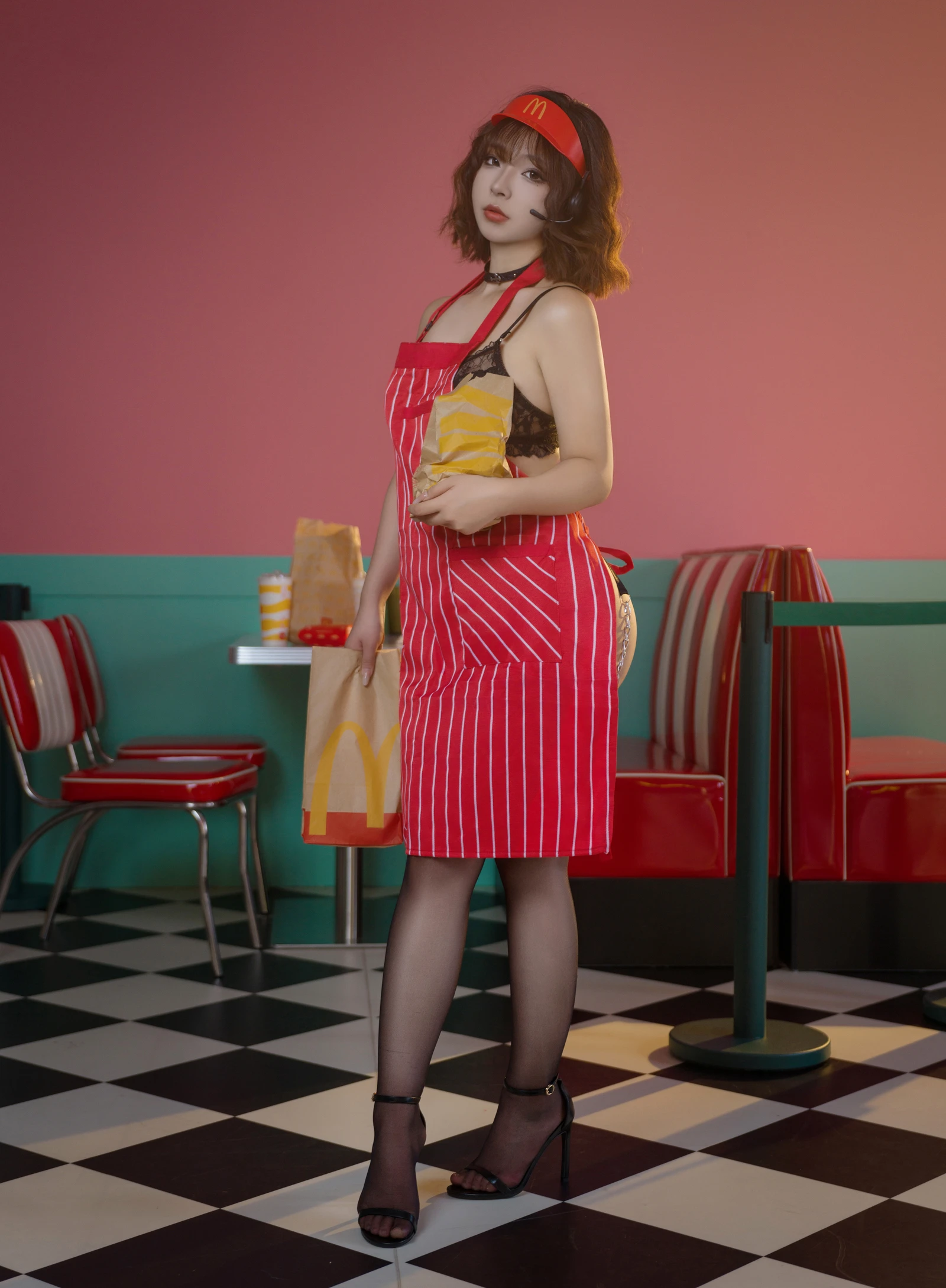 麥當勞的女服務員-图片3