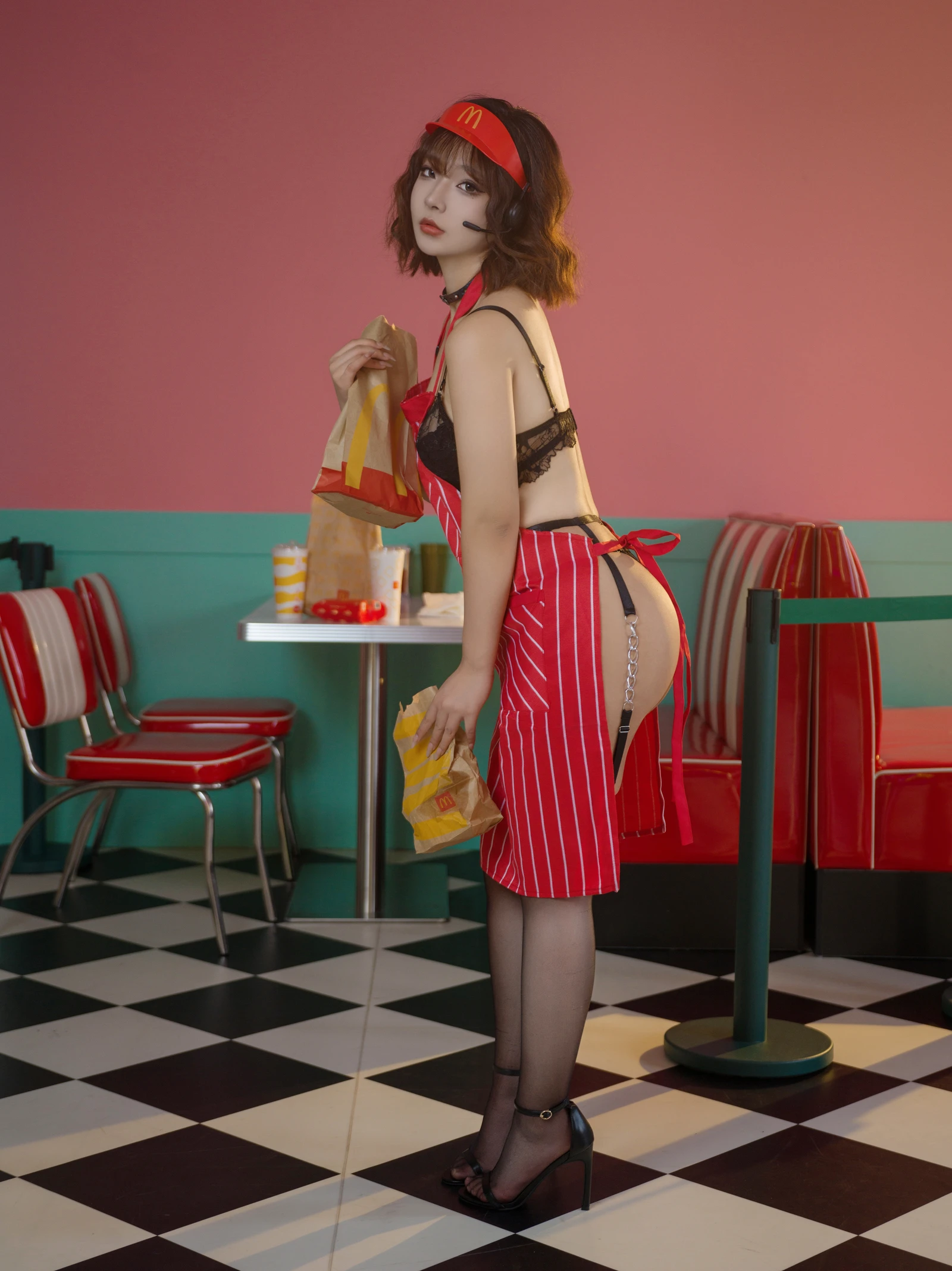 麥當勞的女服務員-图片4